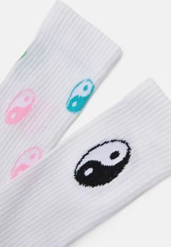 YOURTURN Uomo 3 PACK - Calze - White/black -Youturn Abbigliamento Negozio 054f93f5e7fd4ba1ab227a686bc16e0e