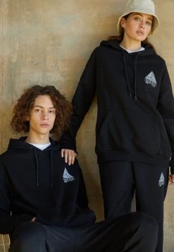 YOURTURN WINCENT WEISS TRIANGLE LOGO UNISEX - Felpa Con Cappuccio - Black -Youturn Abbigliamento Negozio 0e555889af4b4222ae287bc8ce4d3f77