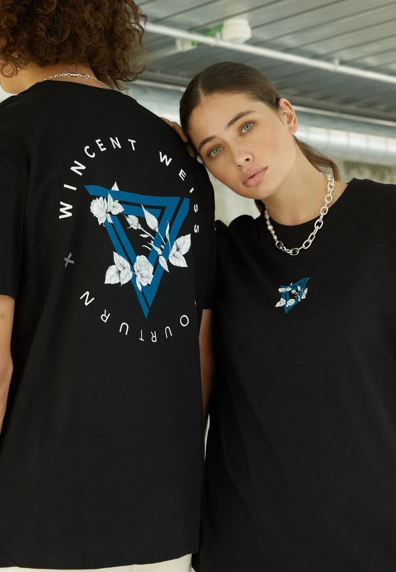 YOURTURN GRAPHIC TEE WINCENT WEISS UNISEX - T-shirt Con Stampa - Black 6 YOURTURN GRAPHIC TEE WINCENT WEISS UNISEX - T-shirt Con Stampa - Black - immagine 4