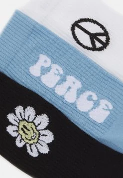 YOURTURN Uomo 3 PACK - Calze - White/black -Youturn Abbigliamento Negozio 37ae01b5bd9642078ff4e136c49cf6af