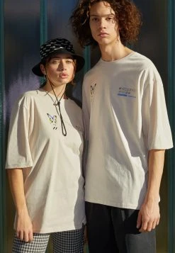 YOURTURN Unisex GRAPHIC TEE WINCENT WEISS BUTTERFLY TEE - T-shirt Con Stampa - Stone -Youturn Abbigliamento Negozio 56d5520999c1437f8445f0c86a328e9d