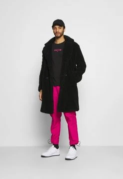 YOURTURN T-shirt Con Stampa - Black, Unisex -Youturn Abbigliamento Negozio 67a10a9ba7164f0bbc648f5e39ecfee4