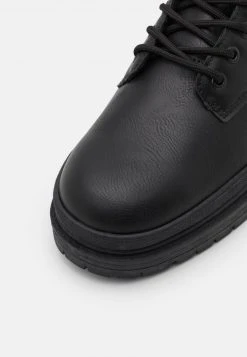 YOURTURN UNISEX - Stivaletti Stringati - Black -Youturn Abbigliamento Negozio 87c549ded3a4462ea2eaa640ab2cc297