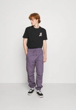 YOURTURN UNISEX - T-shirt Con Stampa - Black 11 YOURTURN UNISEX - T-shirt Con Stampa - Black -Youturn Abbigliamento Negozio 8a1f4e3a405040eb84a0f5c5a0d7c20c