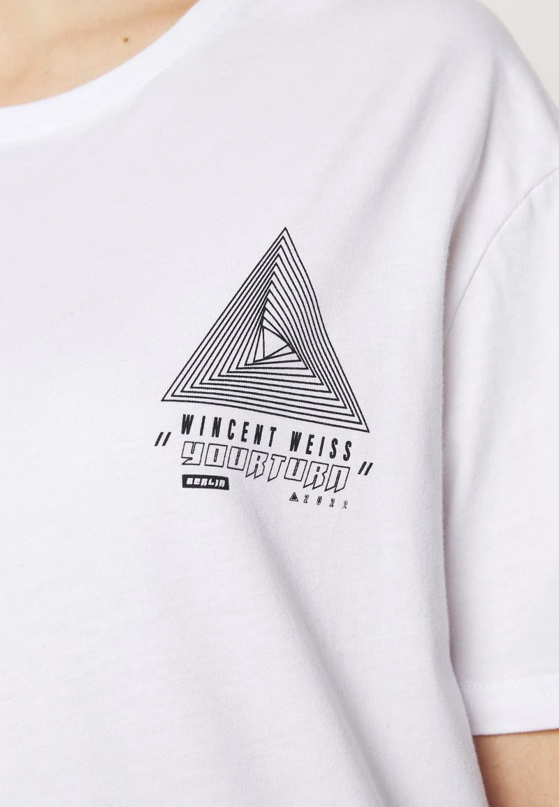 YOURTURN GRAPHIC TEE WINCENT WEISS UNISEX - T-shirt Con Stampa - White 9 YOURTURN GRAPHIC TEE WINCENT WEISS UNISEX - T-shirt Con Stampa - White - immagine 7
