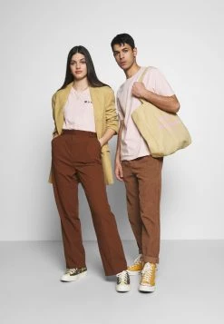 YOURTURN UNISEX - T-shirt Con Stampa - Pink 9 YOURTURN UNISEX - T-shirt Con Stampa - Pink -Youturn Abbigliamento Negozio 9128a68f7c104dc6940558a34fef8d49