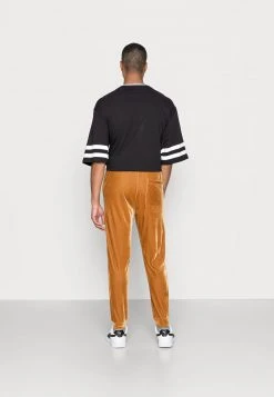 YOURTURN FESTIVE JOGGER - Pantaloni Sportivi - Gold, Unisex -Youturn Abbigliamento Negozio af26f406eeba40fba4880c6d426b3cf9