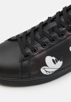 YOURTURN DISNEY UNISEX - Sneakers Basse - Black -Youturn Abbigliamento Negozio cc82582912c9413db8dc2590ae0f96e0