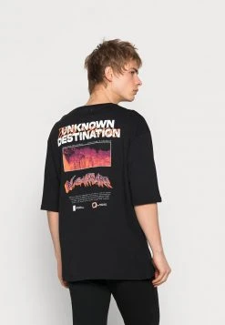 YOURTURN UNKNOWN DESTINATION GRAPHIC T-SHIRT UNISEX - T-shirt Con Stampa - Black -Youturn Abbigliamento Negozio d9e40a8a02b14909b61a761cbc80b8bc