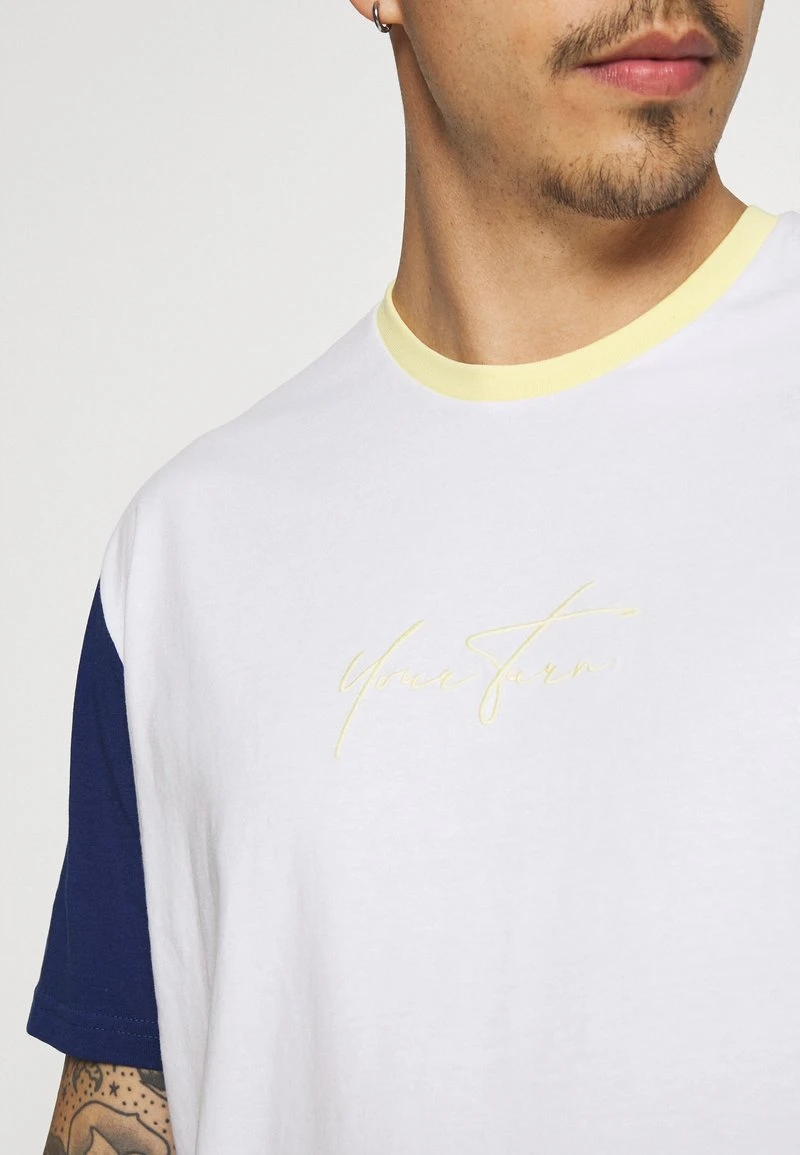 YOURTURN UNISEX - T-shirt Con Stampa - White/blue/red 6 YOURTURN UNISEX - T-shirt Con Stampa - White/blue/red - immagine 4