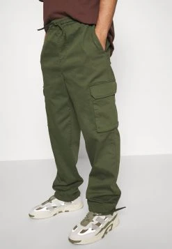 YOURTURN UNISEX - Pantaloni Cargo - Light Green -Youturn Abbigliamento Negozio ddfebc5b69344ce88891fdfc8411d9a2