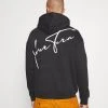 YOURTURN BOLD SCRIPT HOODIE UNISEX - Felpa - Black 1 YOURTURN BOLD SCRIPT HOODIE UNISEX - Felpa - Black -Youturn Abbigliamento Negozio debb29f9675a4da788efff62011efd02