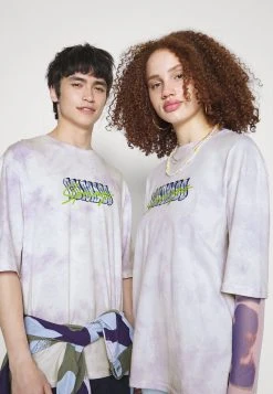 YOURTURN UNISEX - T-shirt Con Stampa - Lilac 11 YOURTURN UNISEX - T-shirt Con Stampa - Lilac -Youturn Abbigliamento Negozio e0194e8fd0d2427e8a97fd24be9852b8