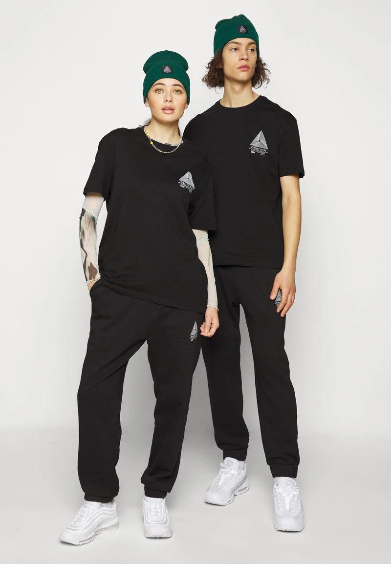 YOURTURN GRAPHIC TEE WINCENT WEISS UNISEX - T-shirt Con Stampa - Black 4 YOURTURN GRAPHIC TEE WINCENT WEISS UNISEX - T-shirt Con Stampa - Black - immagine 2