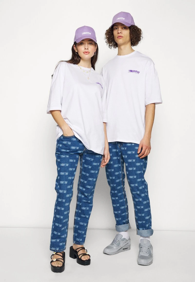 YOURTURN GRAPHIC TEE WINCENT WEISS UNISEX - T-shirt Con Stampa - White 4 YOURTURN GRAPHIC TEE WINCENT WEISS UNISEX - T-shirt Con Stampa - White - immagine 2