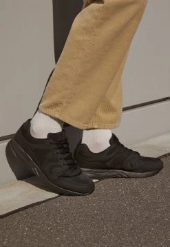 YOURTURN UNISEX - Sneakers Basse - Black 12 YOURTURN UNISEX - Sneakers Basse - Black -Youturn Abbigliamento Negozio ed1386dd38304ff8bffb5bca180ef29b