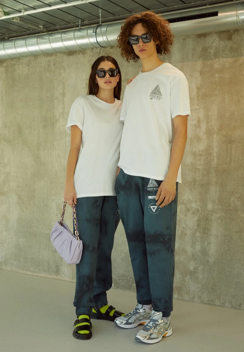 YOURTURN GRAPHIC TEE WINCENT WEISS UNISEX - T-shirt Con Stampa - White 3 YOURTURN GRAPHIC TEE WINCENT WEISS UNISEX - T-shirt Con Stampa - White