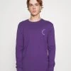 YOURTURN UNISEX - Maglietta A Manica Lunga - Purple 2 YOURTURN UNISEX - Maglietta A Manica Lunga - Purple -Youturn Abbigliamento Negozio f7135b5cc62d47619a55cae7dee41ccb