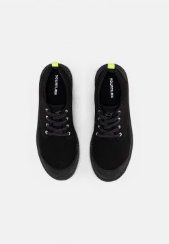 YOURTURN Stringate Sportive - Black, Unisex 11 YOURTURN Stringate Sportive - Black, Unisex -Youturn Abbigliamento Negozio fb044b8fe0b3423e8757981b7d1d62b8